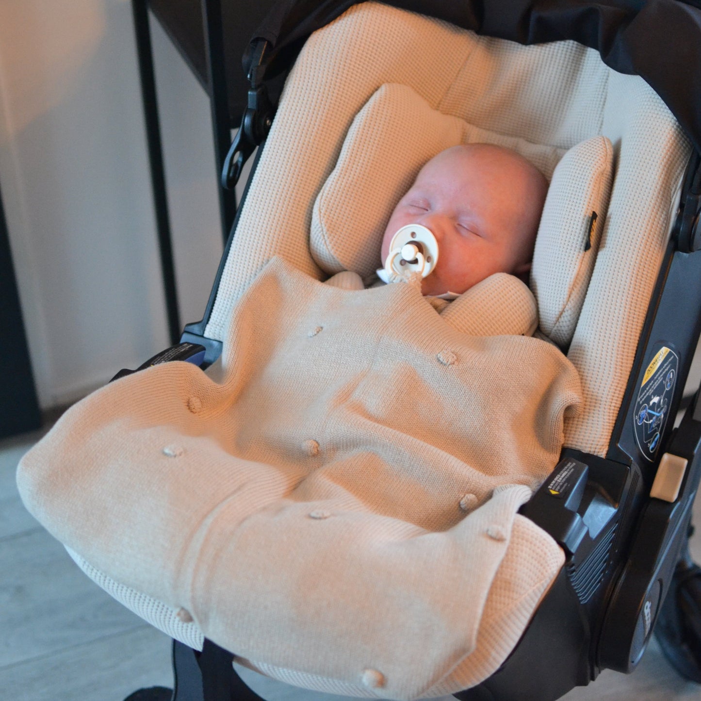 Ukje beige Knots-Decke