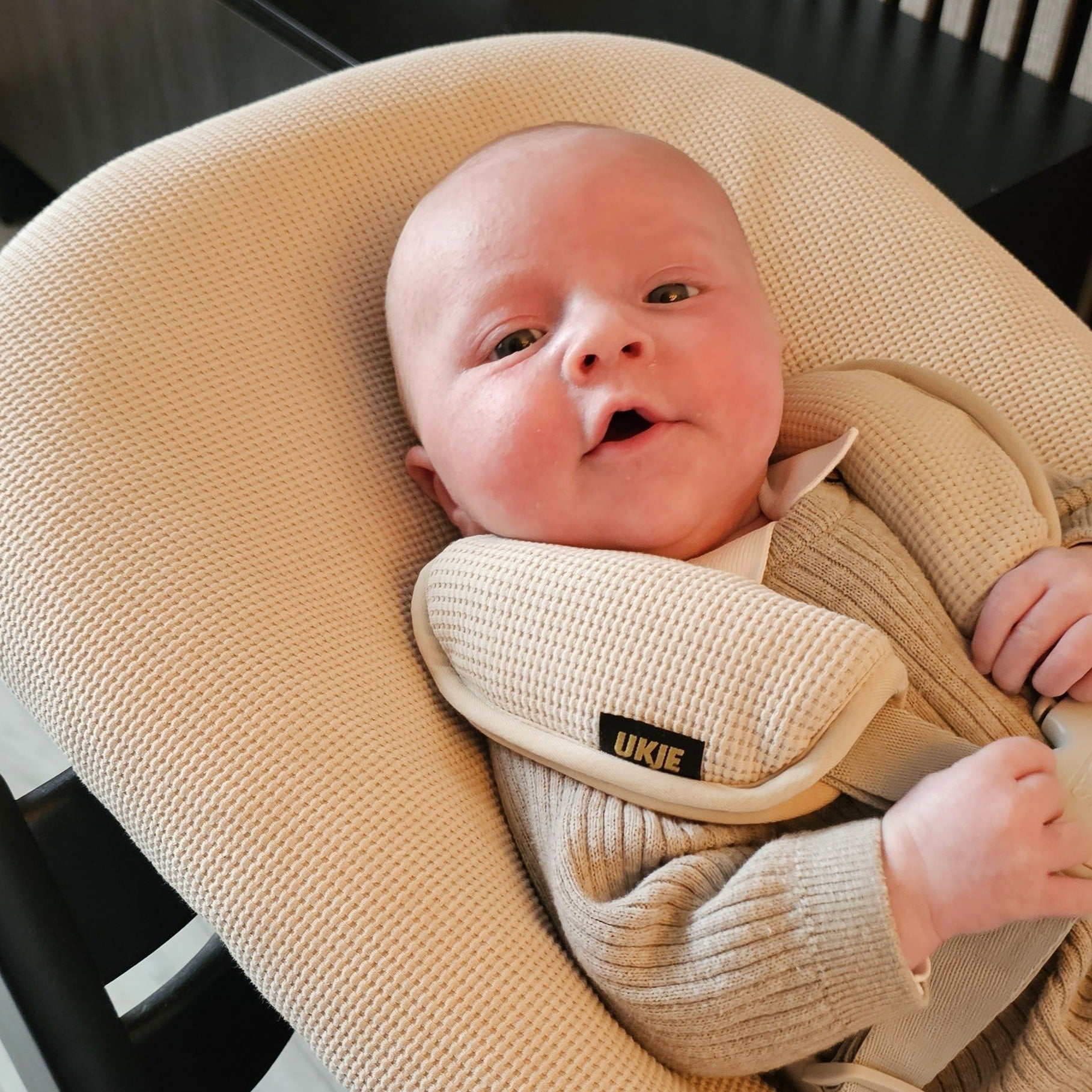 Ukje-Tripptrapp-newbornbezug-beige-waffel
